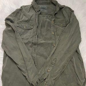 American eagle button down shirt